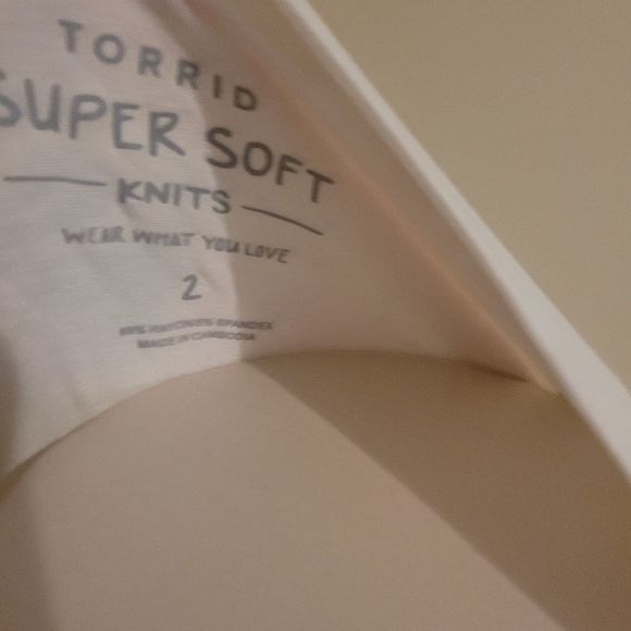 Torrid plus super soft tee - Picture 6 of 6